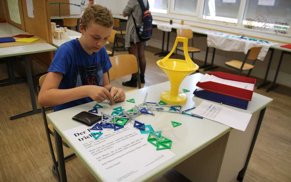 High School / Gymnasium for nine years (G9)