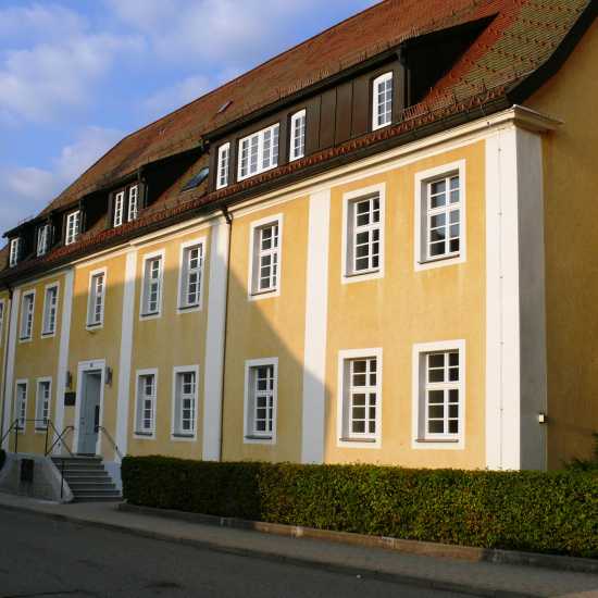 Das Jahr Boarding house for girls